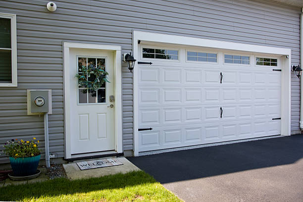 24/7 Emergency Garage Door Panel Replacement experts in Rushville, IN